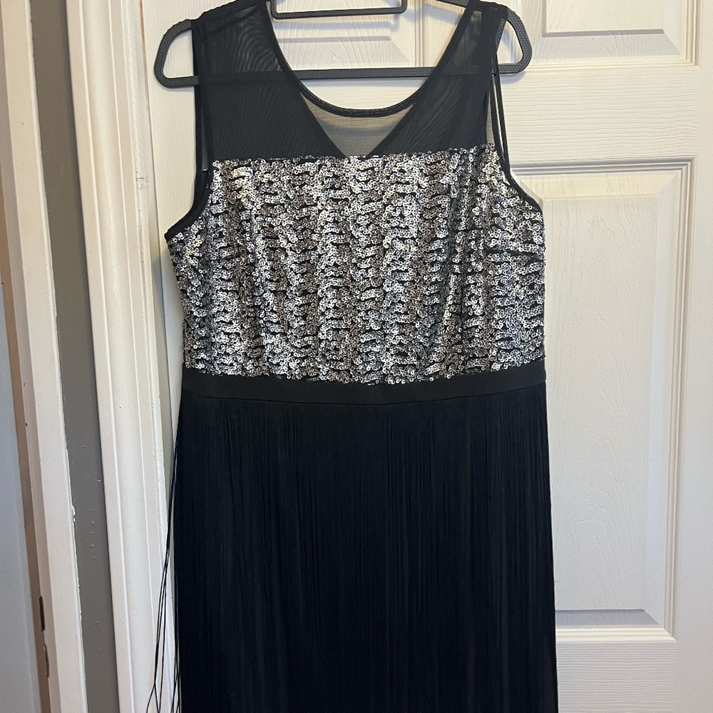 Carefree Tribal Femme XL Black Sequin Midi‎ Dress